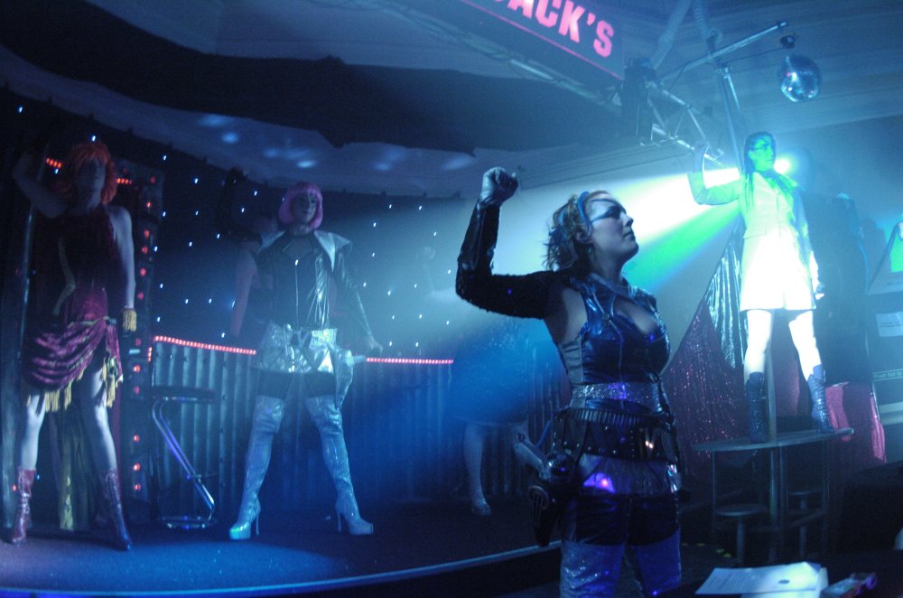 {short description of image}